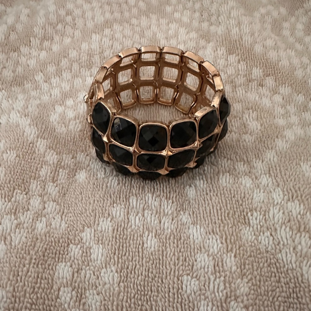 Elegant Black and Gold Bracelet